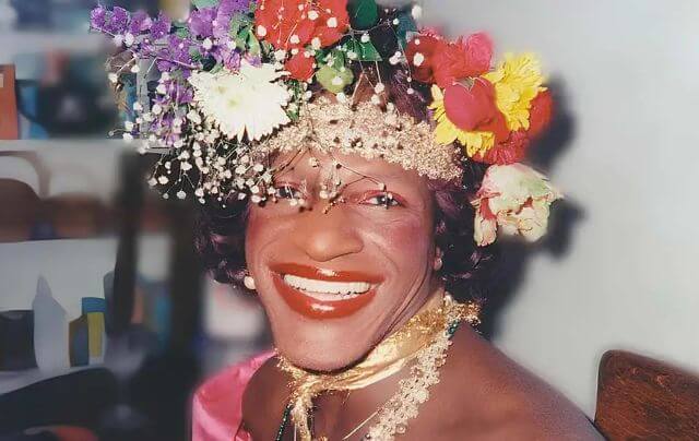 Beautiful woman wearing a flower crown